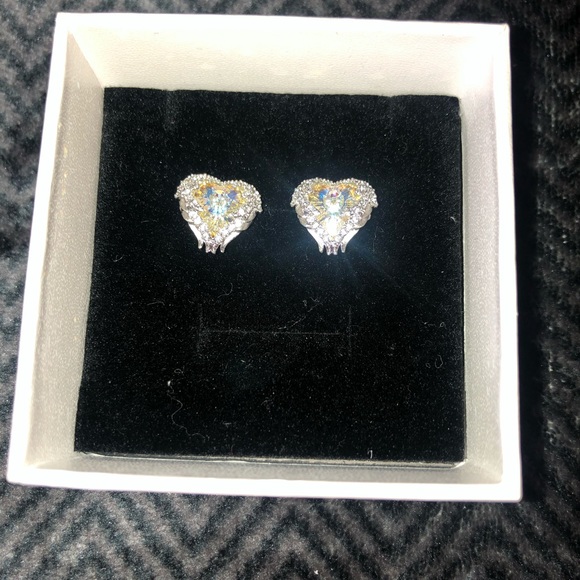 Swarovski crystal earrings 🌟 - Picture 6 of 10